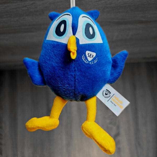 Buho sek mascota llavero colegios personalizado mediano 600x600
